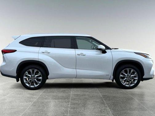 2022 Toyota Highlander Hybrid Limited