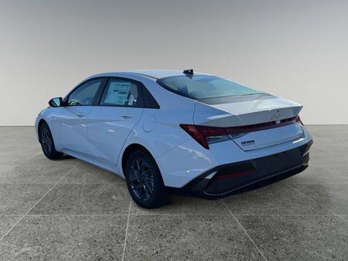 2025 Hyundai ELANTRA HEV Blue