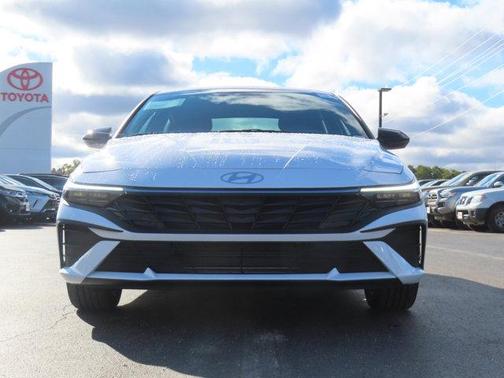 2025 Hyundai ELANTRA Sport