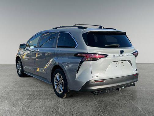 2022 Toyota Sienna XLE