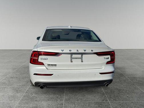 2020 Volvo S60 T6 Momentum