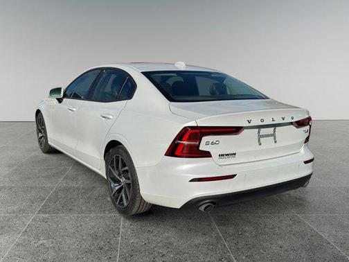 2020 Volvo S60 T6 Momentum