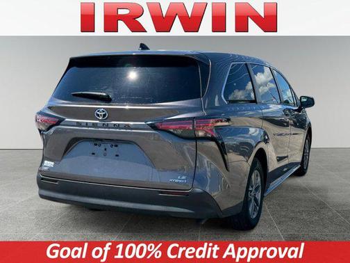 2022 Toyota Sienna LE