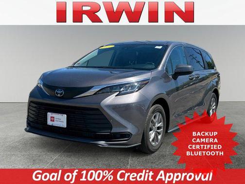 2022 Toyota Sienna LE