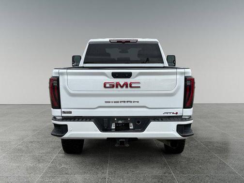 2024 GMC Sierra 2500 AT4