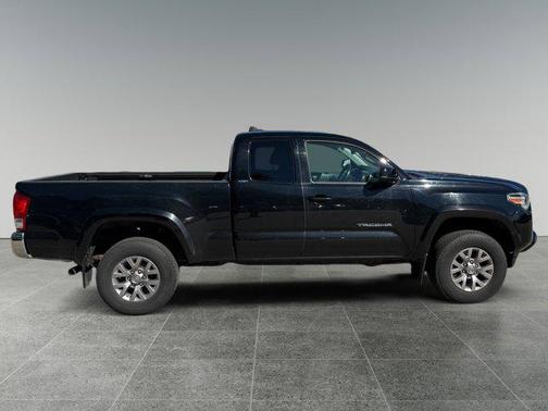 2017 Toyota Tacoma Base