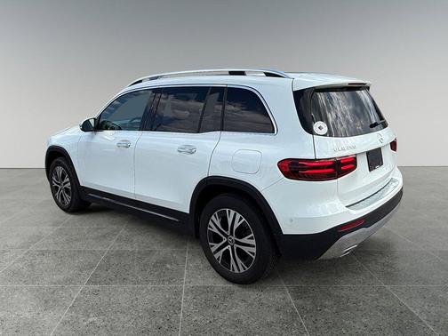 White 2024 Mercedes-Benz GLB 250 4MATIC