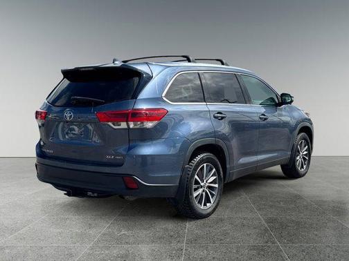 Shoreline Blue Pearl 2019 Toyota Highlander XLE