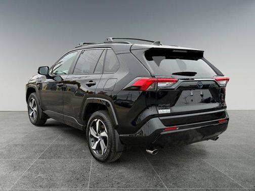 2024 Toyota RAV4 Prime SE