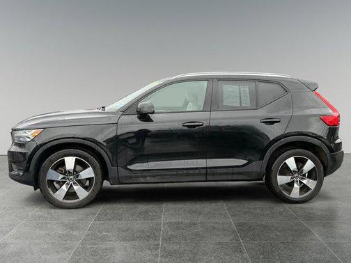 2019 Volvo XC40 T5 Momentum