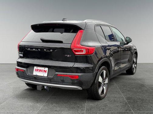 2019 Volvo XC40 T5 Momentum