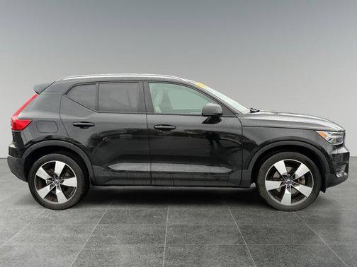 2019 Volvo XC40 T5 Momentum