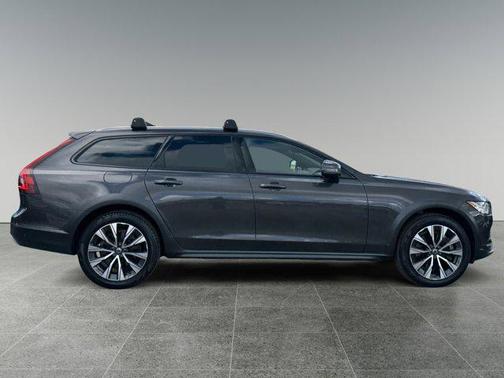 2024 Volvo V90 Cross Country B6 Plus