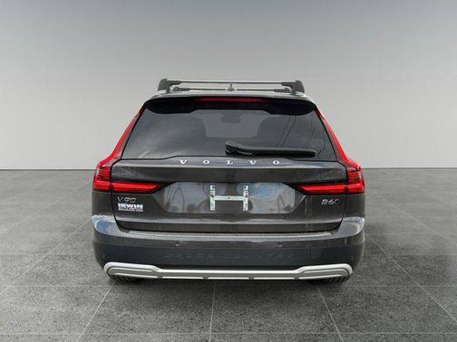2024 Volvo V90 Cross Country B6 Plus