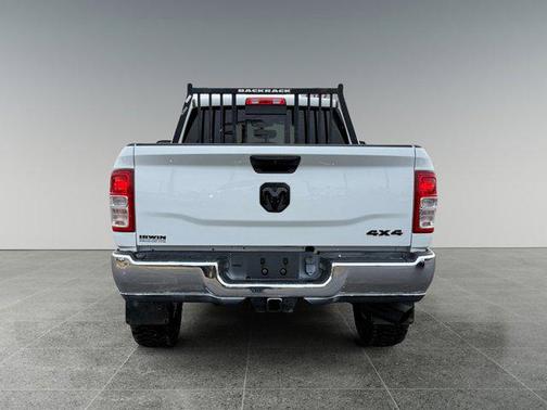 2024 RAM 3500 Tradesman Crew Cab 4x4 6'4' Box