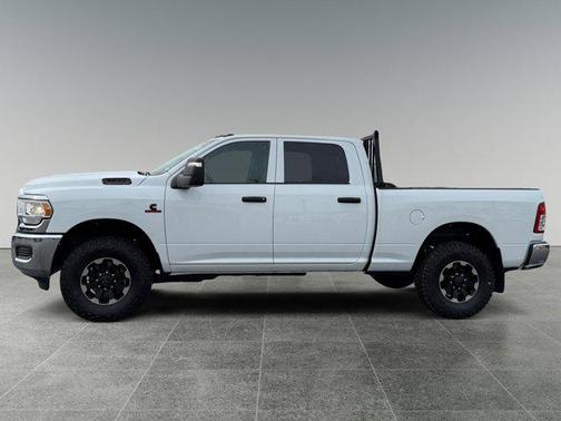 2024 RAM 3500 Tradesman Crew Cab 4x4 6'4' Box