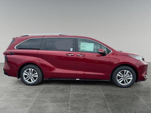 Ruby Flare Pearl 2026 Toyota Sienna Limited