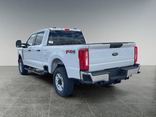 Oxford White 2026 Ford F-250 XLT