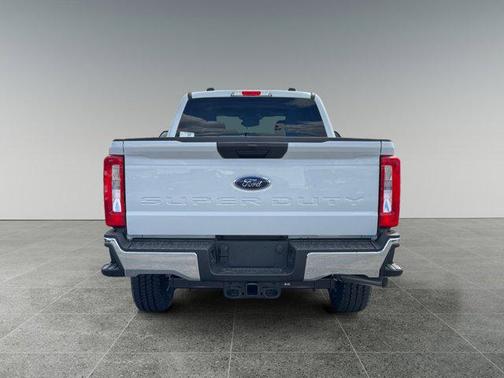 Oxford White 2026 Ford F-250 XLT