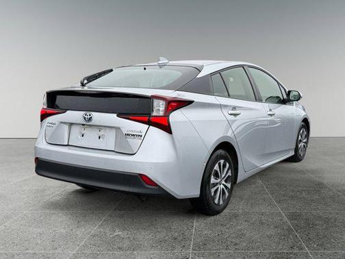 2022 Toyota Prius LE