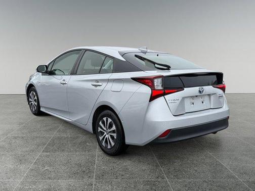 2022 Toyota Prius LE