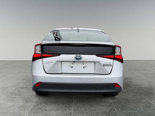 2022 Toyota Prius LE