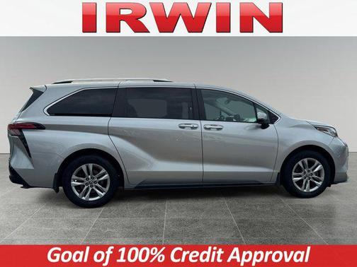 2022 Toyota Sienna Limited 7-Passenger