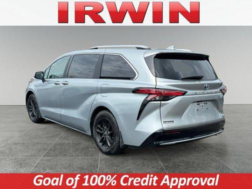 2022 Toyota Sienna Limited 7-Passenger