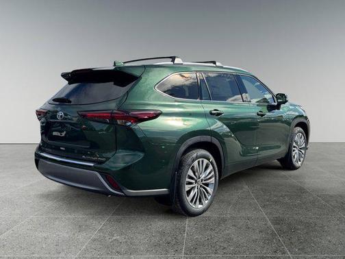 2025 Toyota Highlander Platinum