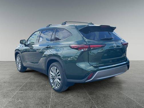 2025 Toyota Highlander Platinum