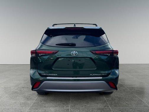 2025 Toyota Highlander Platinum