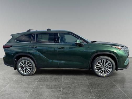 2025 Toyota Highlander Platinum