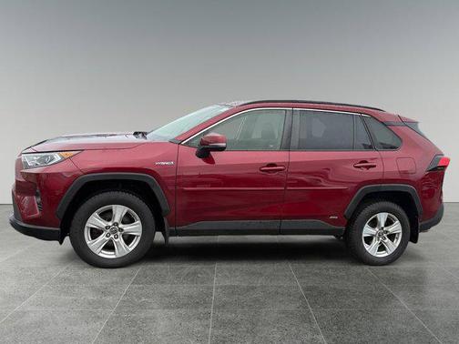 White 2019 Toyota RAV4 Hybrid XLE