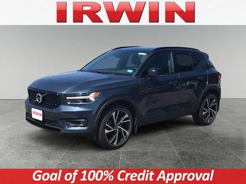 2022 Volvo XC40 T5 R-Design