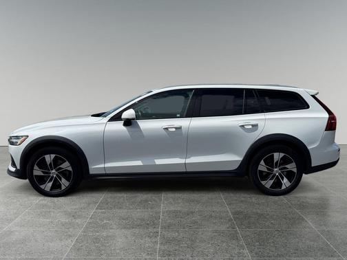 White 2020 Volvo V60 Cross Country T5