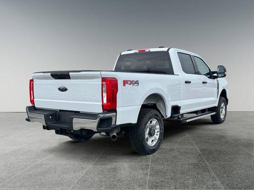 Oxford White 2026 Ford F-350 XLT