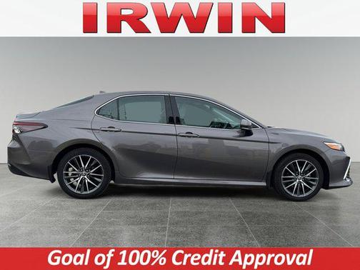 2022 Toyota Camry Hybrid XLE
