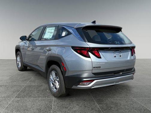 Shimmering Silver 2026 Hyundai TUCSON SE