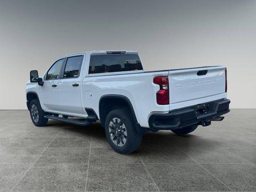 2024 Chevrolet Silverado 2500 Custom