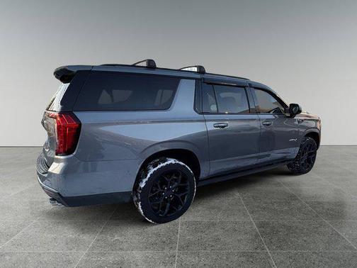 2022 GMC Yukon XL 4WD AT4