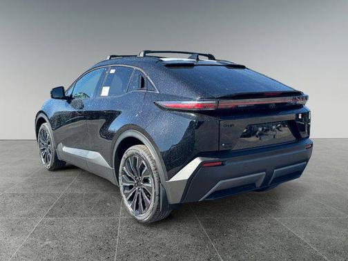 Midnight Black Metallic 2026 Toyota C-HR XSE