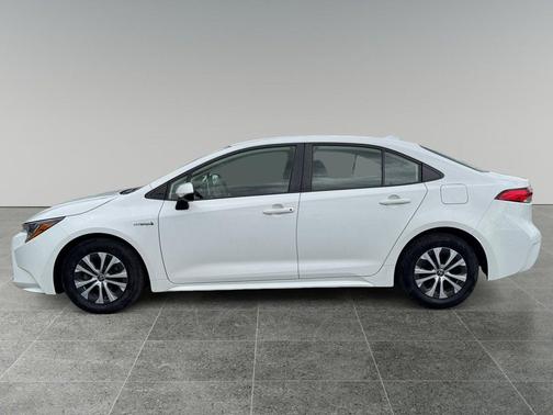 Super White 2021 Toyota Corolla Hybrid LE