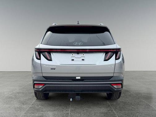 Shimmering Silver 2026 Hyundai TUCSON XRT