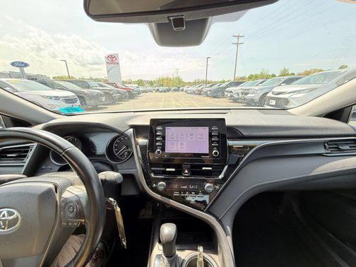 White 2022 Toyota Camry SE