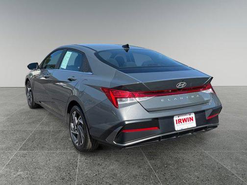 2025 Hyundai ELANTRA SEL