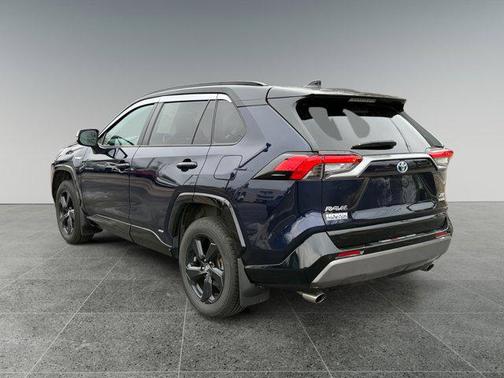 2021 Toyota RAV4 Hybrid SE
