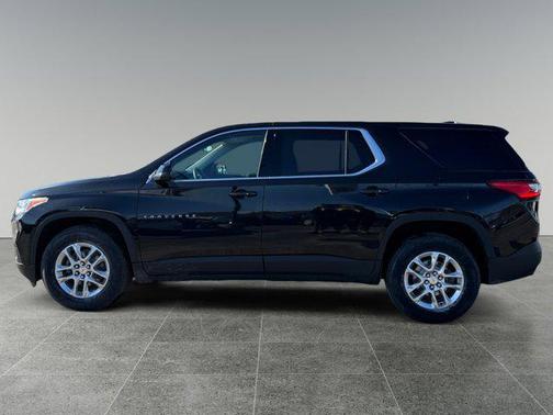 Mosaic Black Metallic 2021 Chevrolet Traverse LS