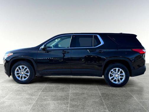 Mosaic Black Metallic 2021 Chevrolet Traverse LS