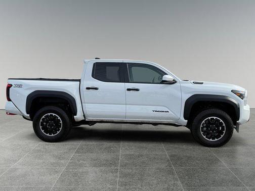 2025 Toyota Tacoma Hybrid TRD Off Road