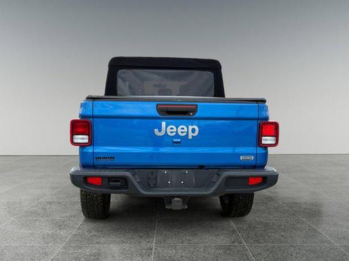 Hydro Blue Pearlcoat 2021 Jeep Gladiator Overland
